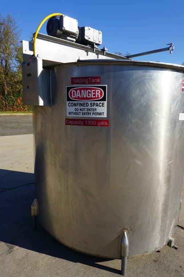 Used 1,360 Gallon Permasan Stainless Steel Vertical Mix Tank