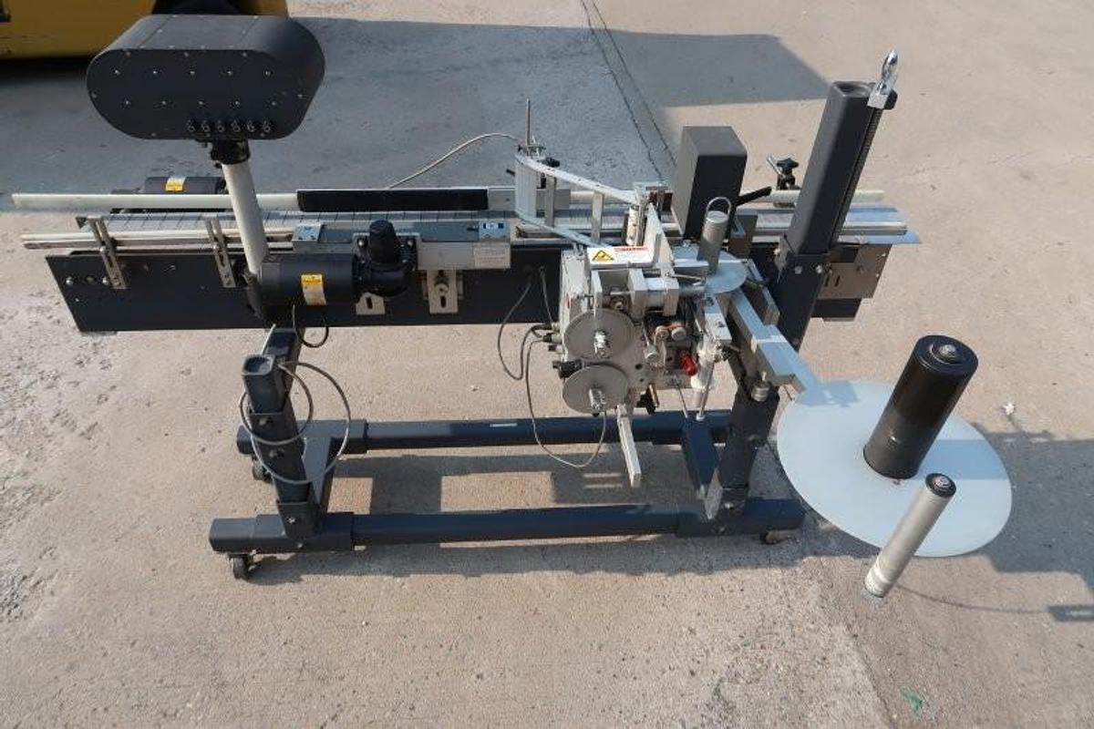 Used Universal Automatic Wraparound Labeler