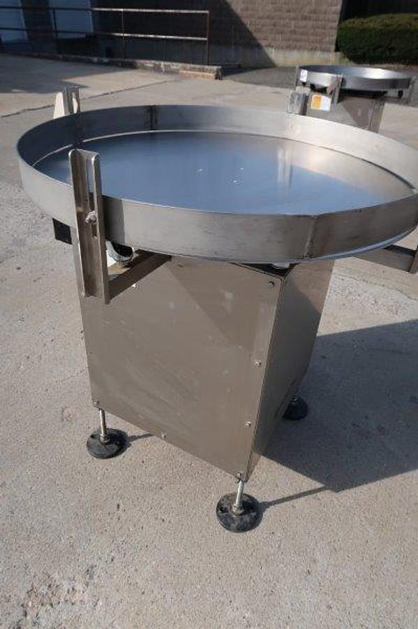 Used 36 In. Diameter Globaltek Rotary Unscrambling/Accumulating Table