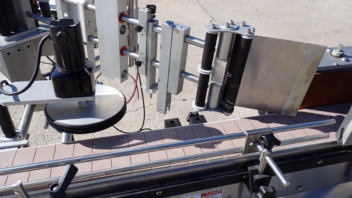 Used Quadrel Versaline Pressure Sensitive Spot/Wraparound Labeler