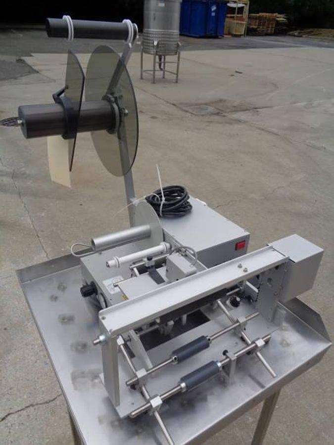 Used Autolabe 550 Spot/Wraparond Tabletop Pressure Sensitive Labeler