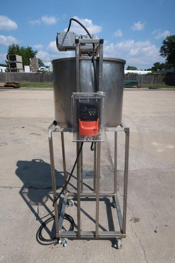 Used 30 Gallon Stainless Steel Portable Mix Tank