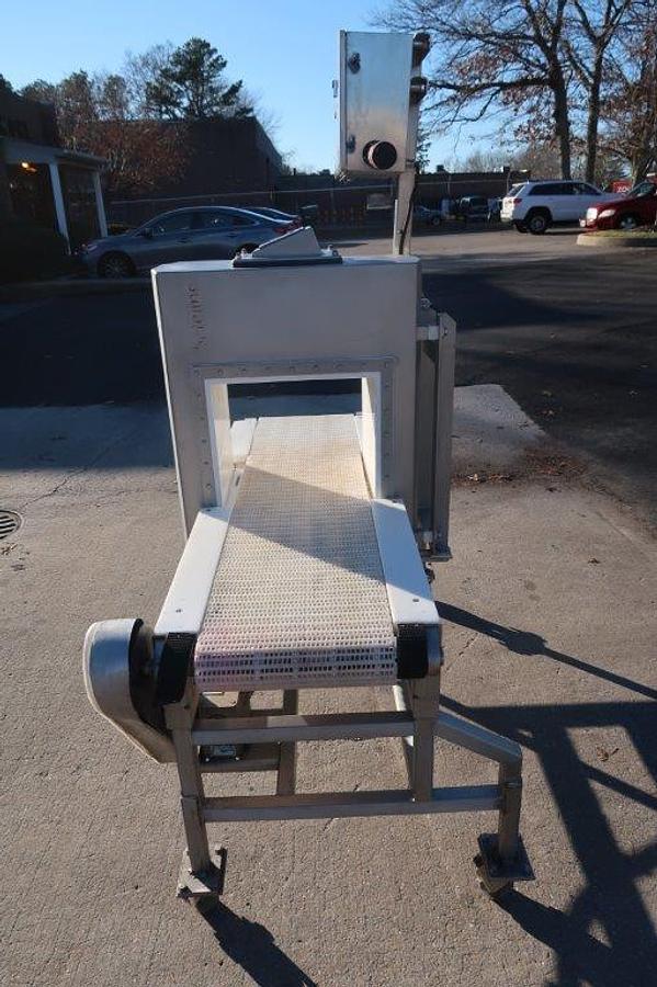 Used Safeline SL1000 SS Metal Detector, 15 In. X 13 In. Aperture