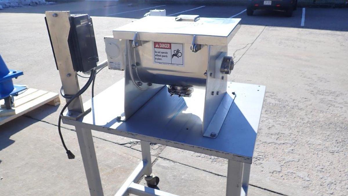 Used Anderson Dahlen Lab/Pilot Plant SS Double Ribbon Blender