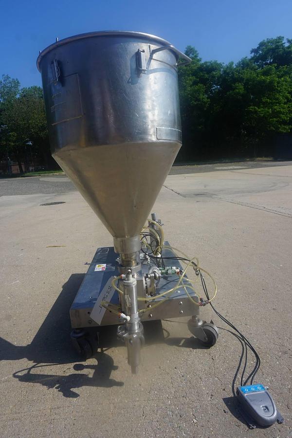 Used Geyer Single Piston Semi-Automatic Filler, Tabletop