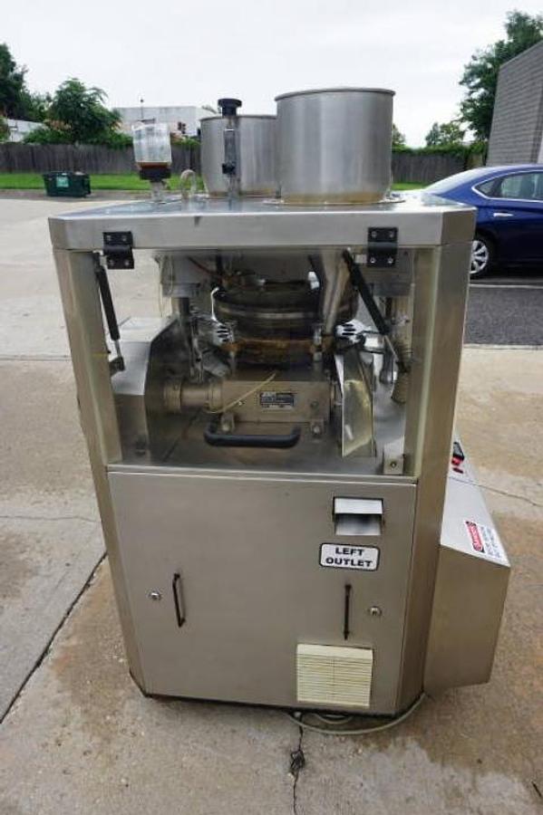 Used Adept 25 Station GMP Rotary Tablet Press, “D” Tablets, Keyed Head