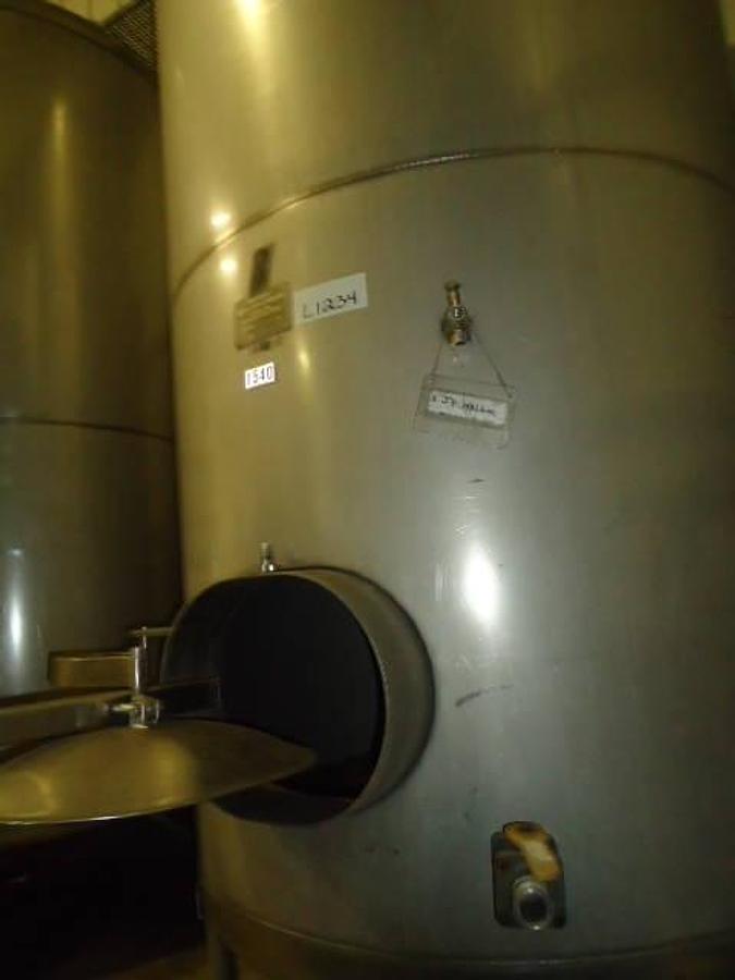 Used 1,540 Gallon Hubert C. Stollenwerk Stainless Vertical Closed Tank