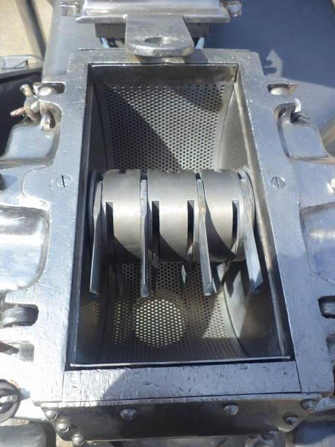 Used Apex Portable Comminuting Mill, Pan Feed