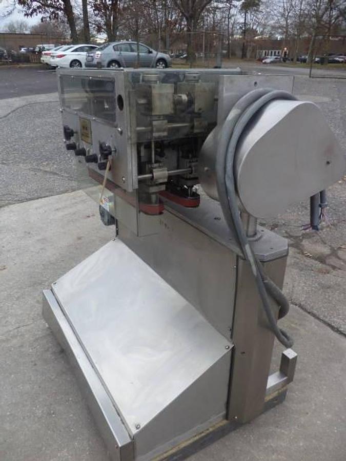 Used New England Machinery Six Spindle Cap Tightener/Retorquer