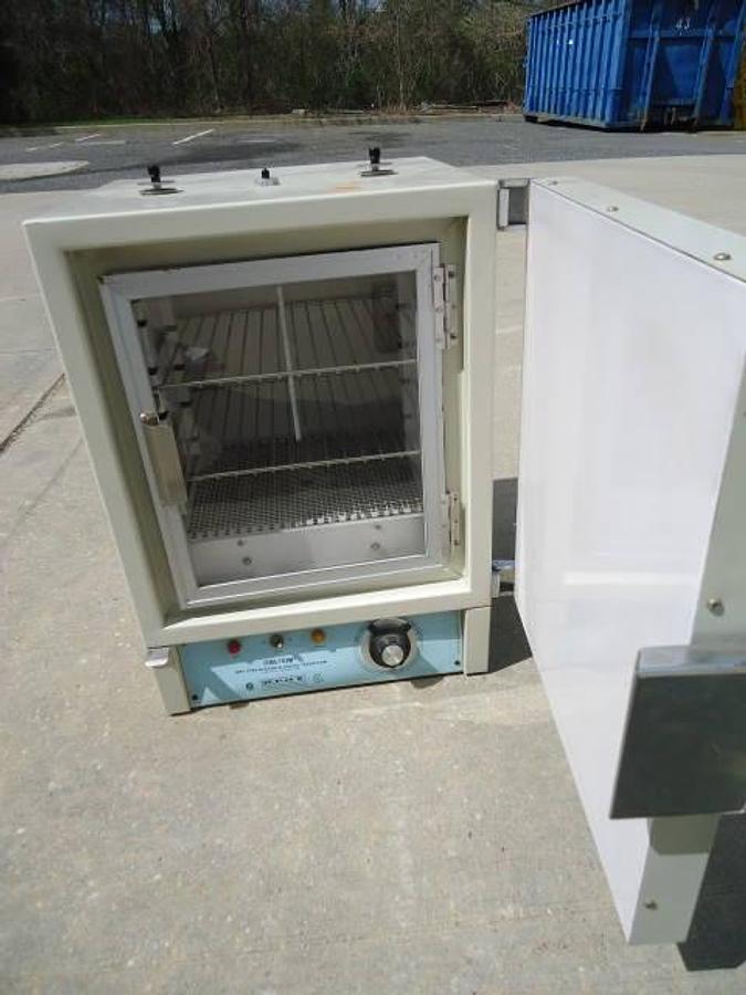 Used Blue M “Stabil-Therm” Bacteriological Incubator, Tabletop