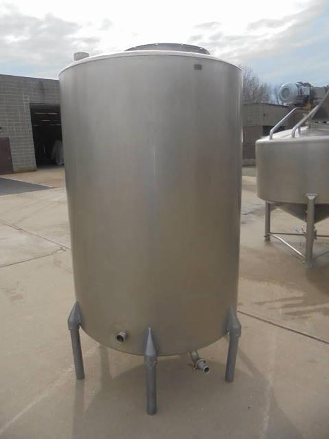 Used 450 Gallon Stainless Steel Vertical Closed Tank