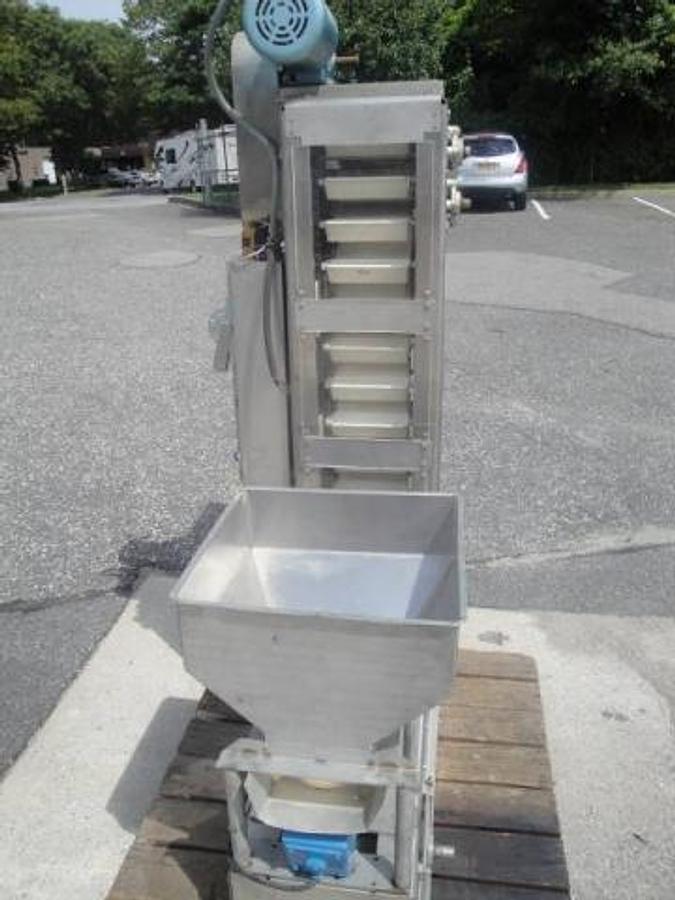 Used Ss Bucket Elevator/Cap Escalator, Plastic Buckets