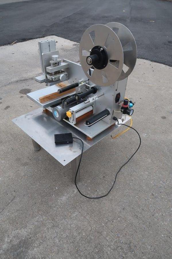 Used Semi-Automatic Tamp-on Tabletop Pressure Sensitive Labeler