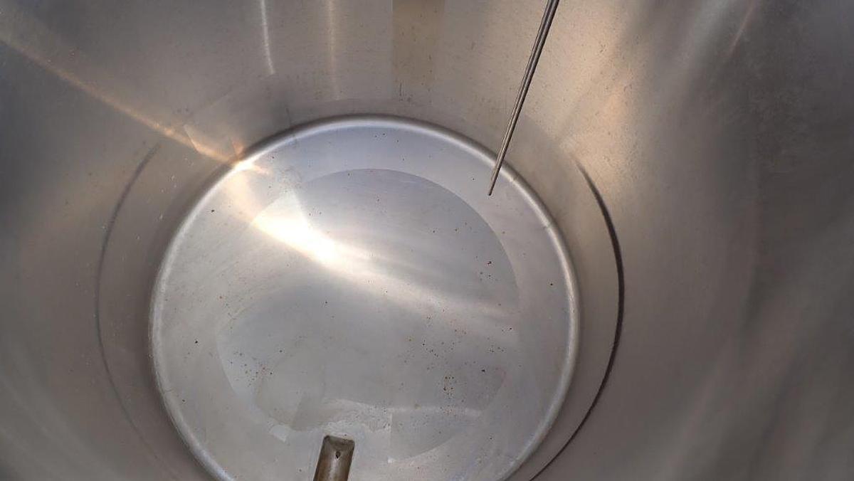 Used 100 Gallon 316 Stainless Sanitary Tank