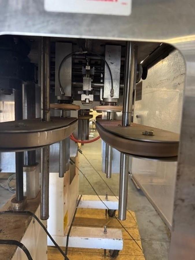 Used Kaps All Four Spindle Cap Tightener/Retorquer