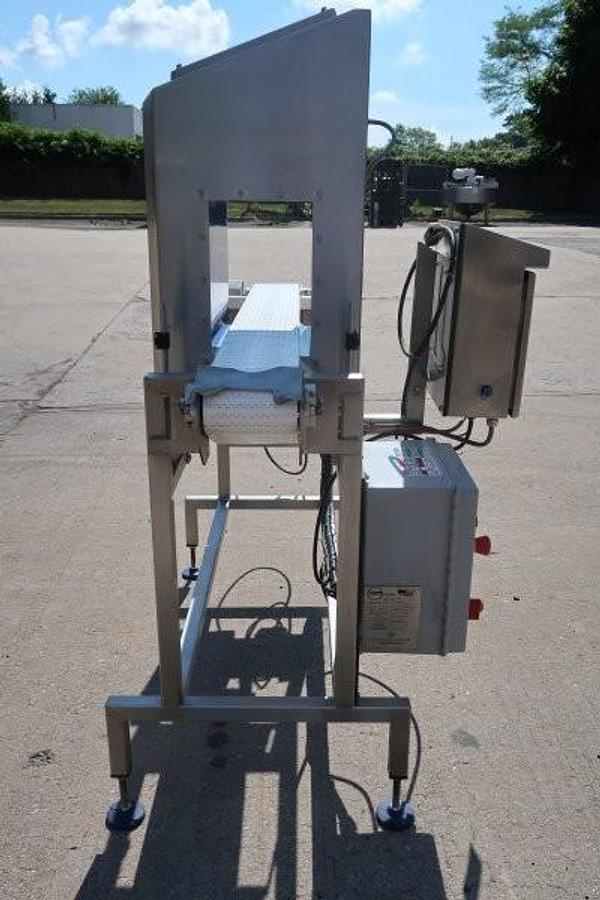 Used Loma SS Motorized Metal Detector, 6 In. Wide X 10 ½ In. High Aperture