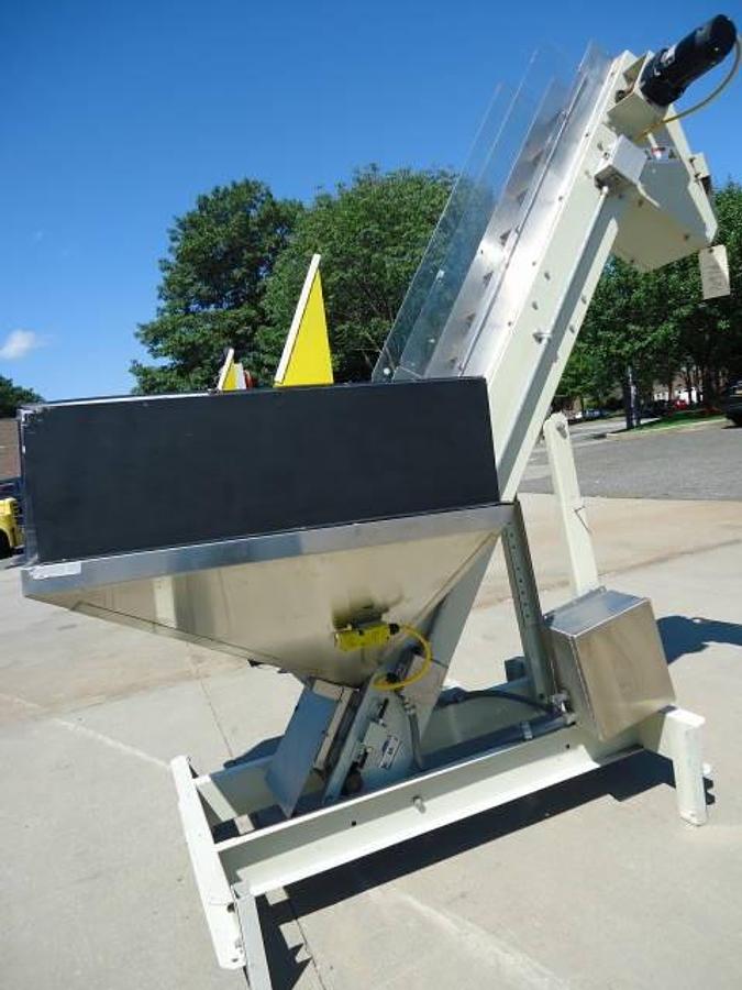 Used Hoppmann Inclined Cleated Belt Feeder/Elevator With Hopper