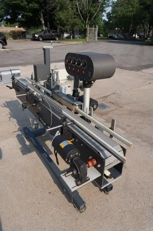 Used Universal Automatic Wraparound Labeler