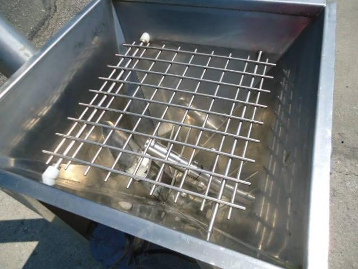 Used Hapman 4 In. Diameter Flexible Screw Conveyor With Hopper Prebreaker, 110 inch discharge height