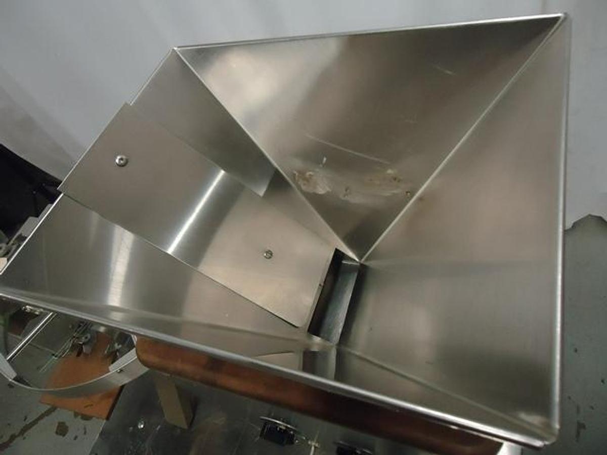 Used Versacount 714L Tabletop Tablet/Capsule Counting Machine