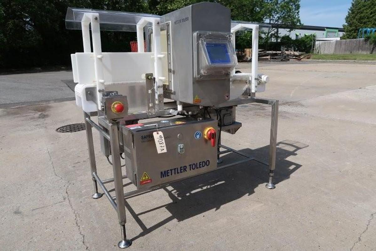 Used Safeline Mettler Toledo SL1500 Metal Detector, 9 X 12 In.