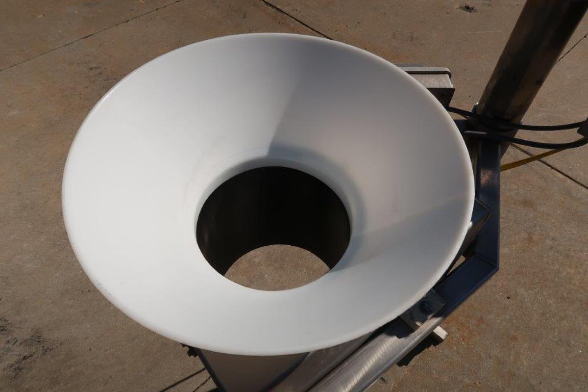 Used Safeline Gravity Flow Metal Detector, 10 In. Diameter Aperture