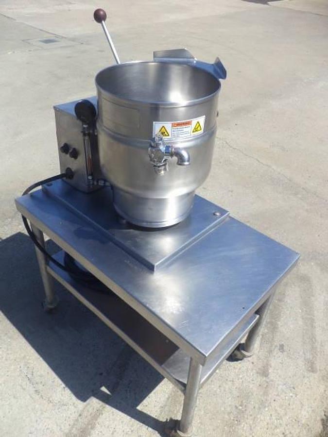 Used 5 Gallon Groen Stainless Steel Self-Contained Electric Kettle, 50 PSI Jacket