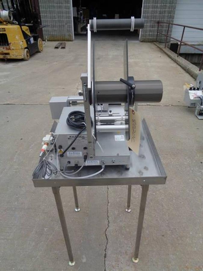 Used Autolabe 550 Spot/Wraparond Tabletop Pressure Sensitive Labeler