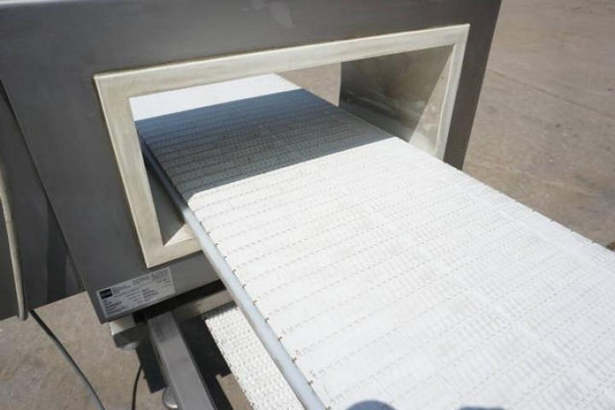 Used S + S 19-1/2 in. X 6-5/8 in. conveyorized metal Detector, Stainless Steel Frame