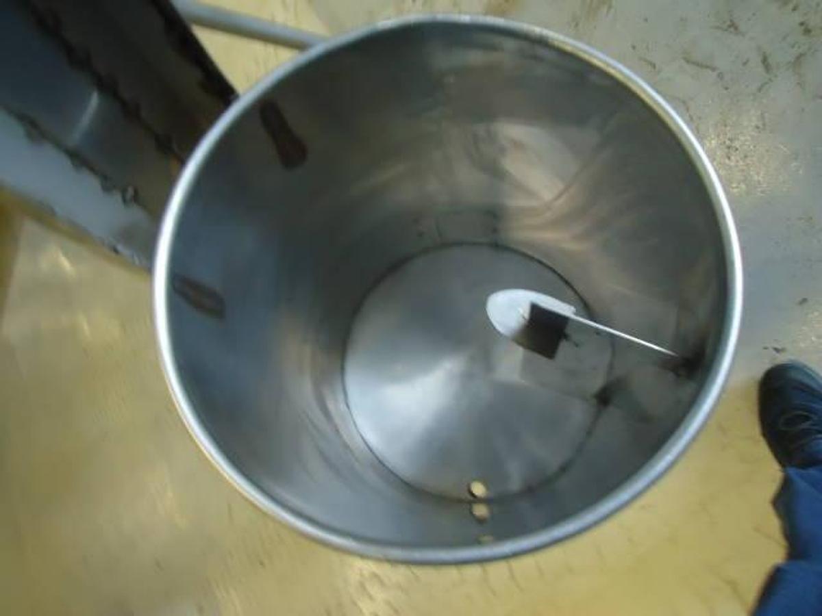 Used 9 Gallon Stainless Steel Vertical Tank
