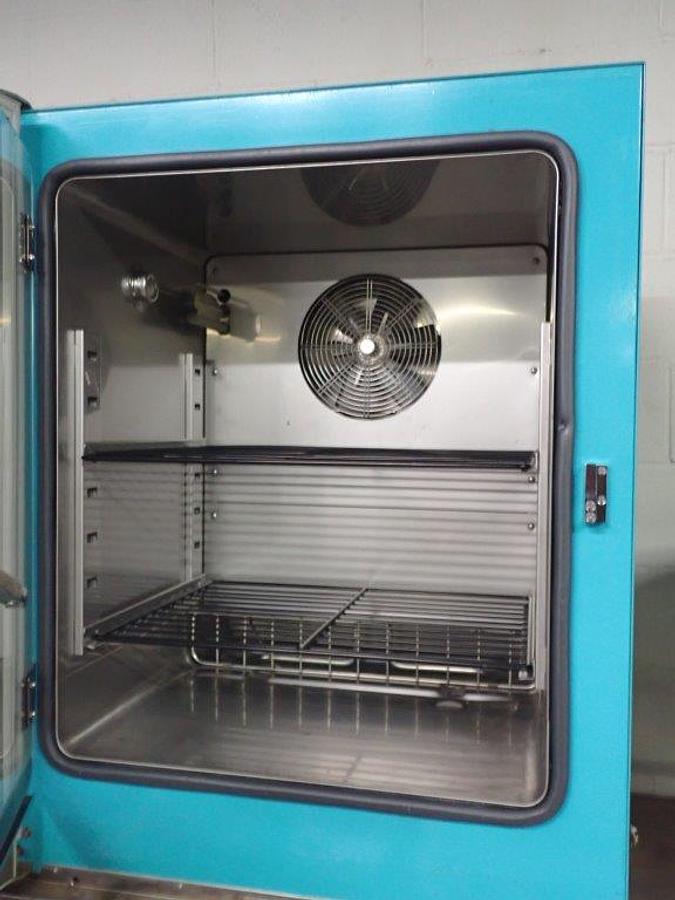 Used Espec 24″ X 28″ Humidity Cabinet