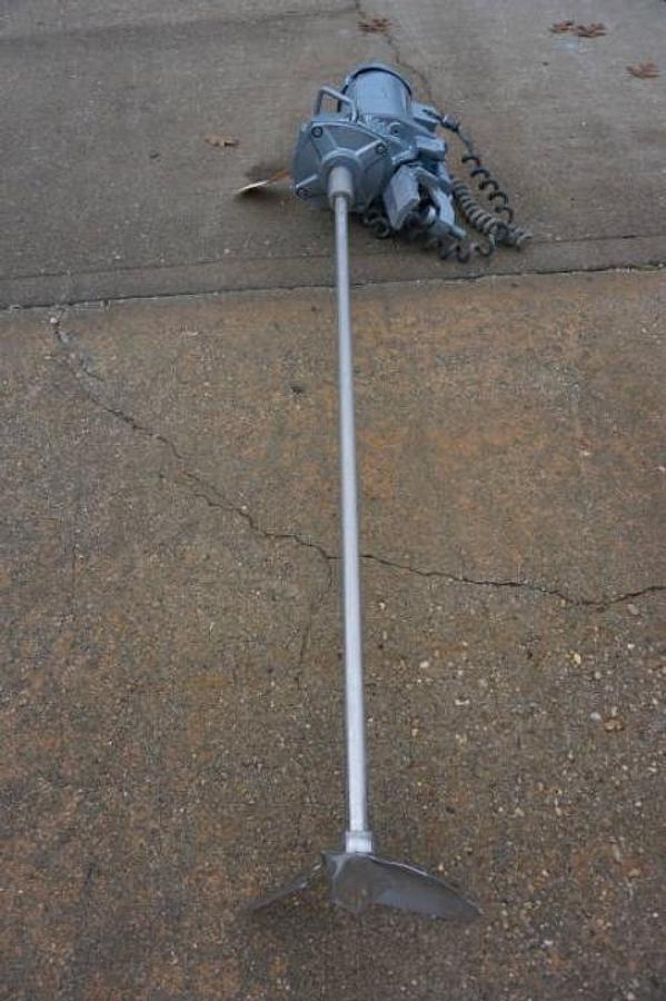 Used Chemineer 1 HP Clamp On portable mixer, 10 In. Blade