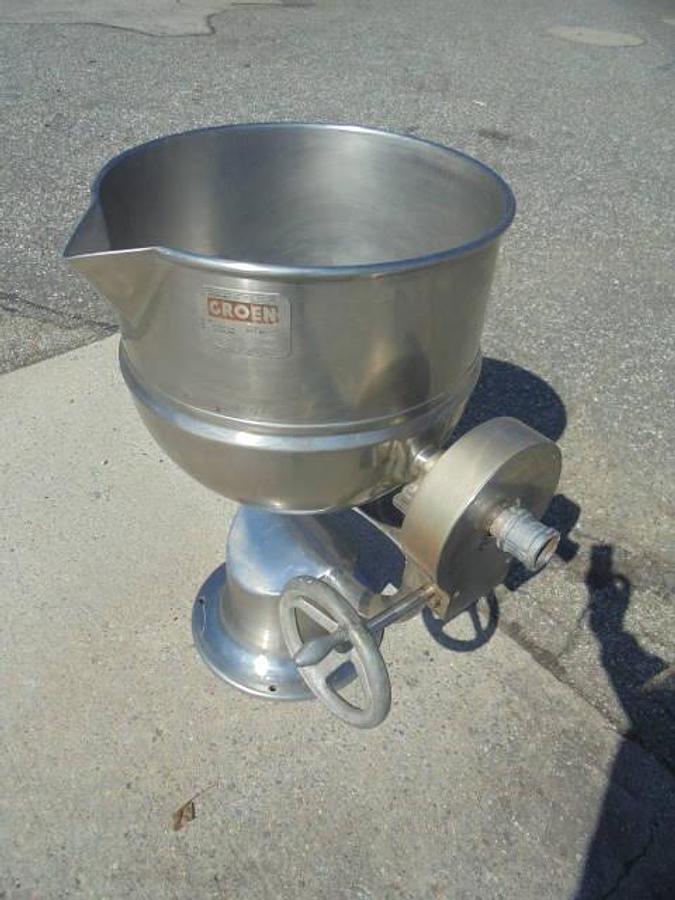 Used 20 Gallon Groen SS tilt kettle, 40 PSI Jacket
