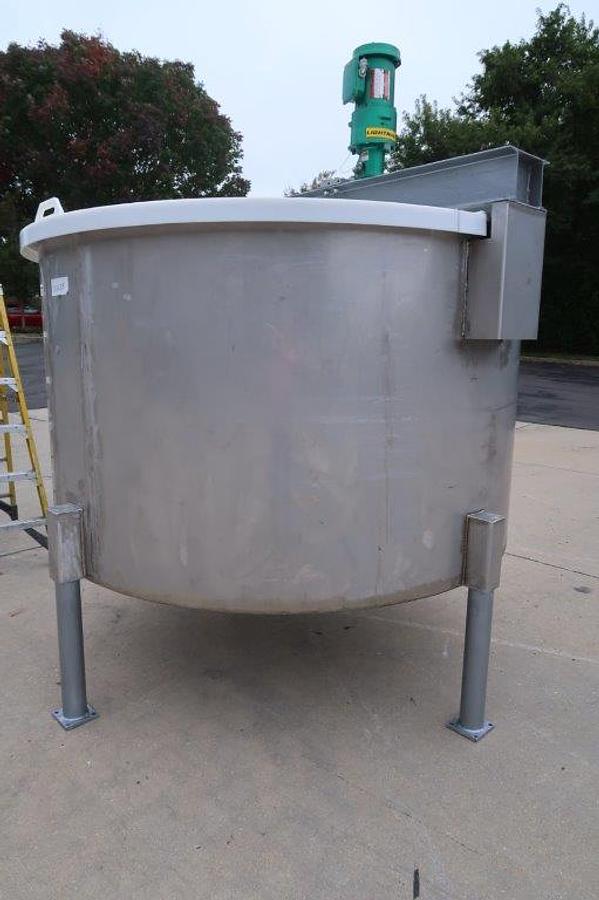 Used 1,000 Gallon Stainless Steel Vertical Mix Tank