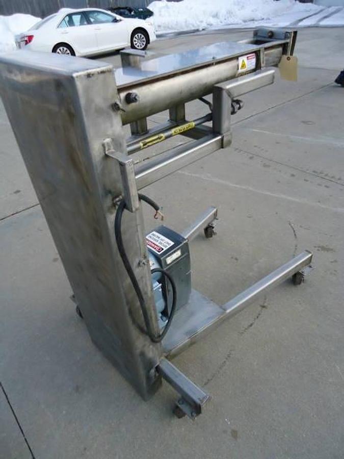 Used 4 IN. DIAMETER X 36 IN. LONG STAINLESS STEEL JACKETED HORIZONTAL SCREW CONVEYOR, PORTABLE