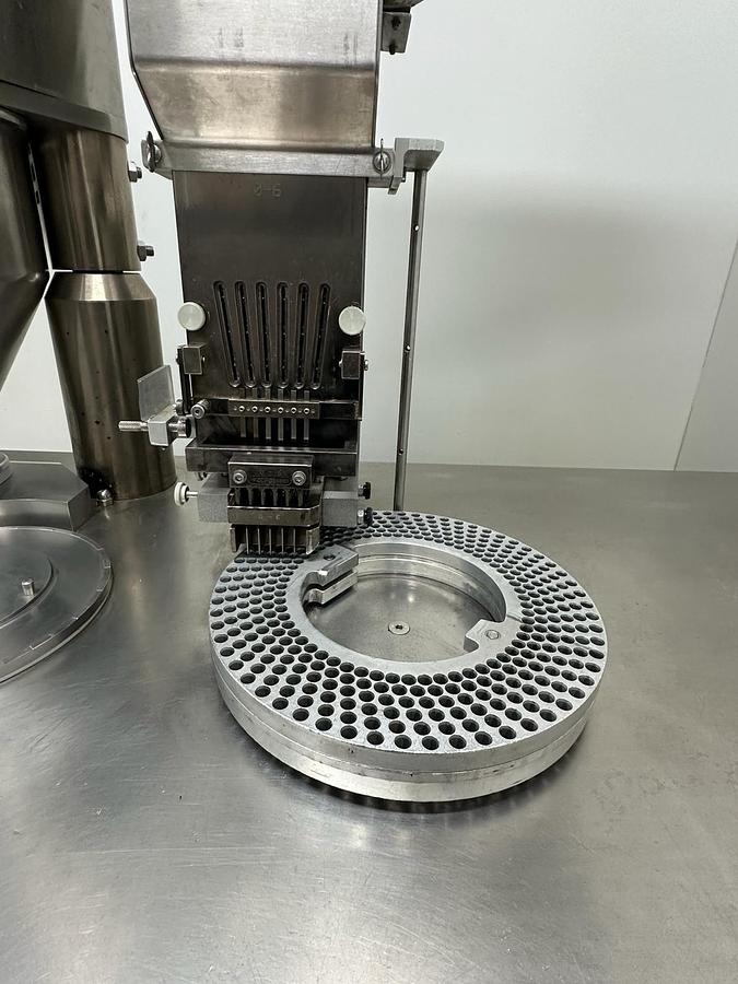 Used Capsugel Ultra 8 II Capsule Filling Machine 25,000 Capsules per hour