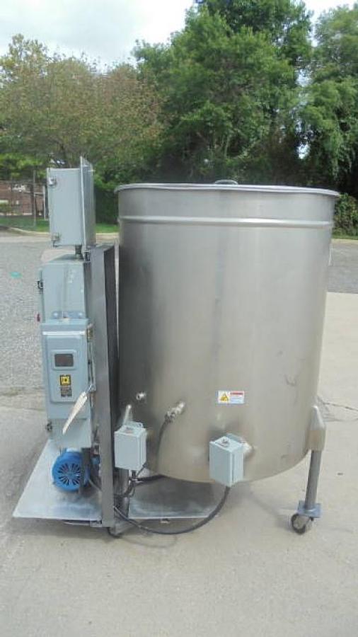 Used 226 Gallon Stainless Chocolate Melting Tank with Coils and Pumps