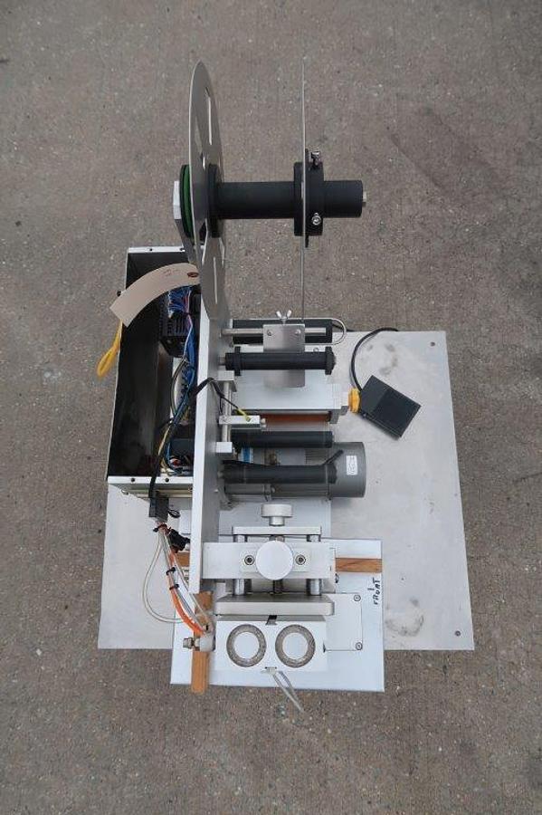 Used Semi-Automatic Tamp-on Tabletop Pressure Sensitive Labeler