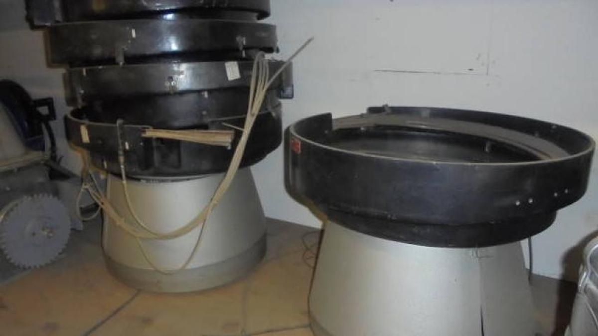 Used Automation Devices “Peeco” 28″ Dia. Vibratory Feeders (6)