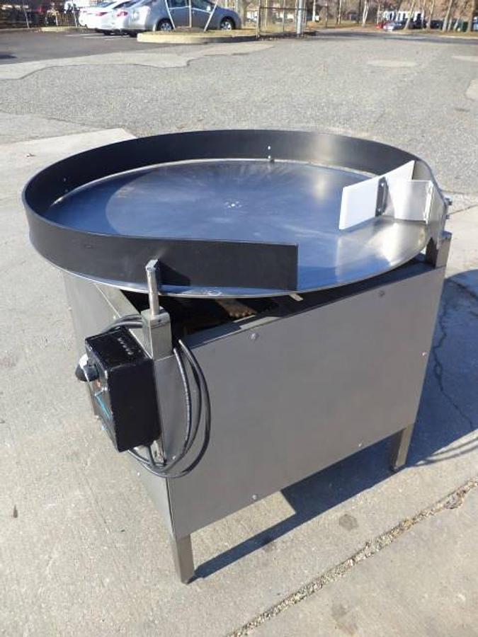 Used 36 In. PPET Stainnless Steel Rotary Accumulating/Unscrambling Table, Variable Speed