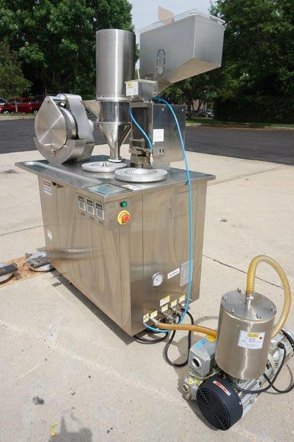 Used Semi-Automatic Encapsulator, Size 00, 0, 1 and 2 Tooling, Manufactured 2016