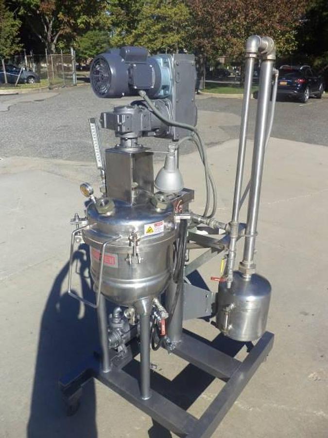 Used 10 Gallon Groen Stainless Steel Jacketed Vacuum Kettle/Reactor, 100 PSI
