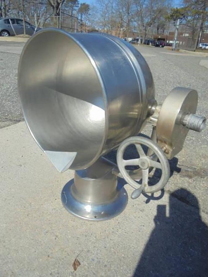 Used 20 Gallon Groen SS tilt kettle, 40 PSI Jacket