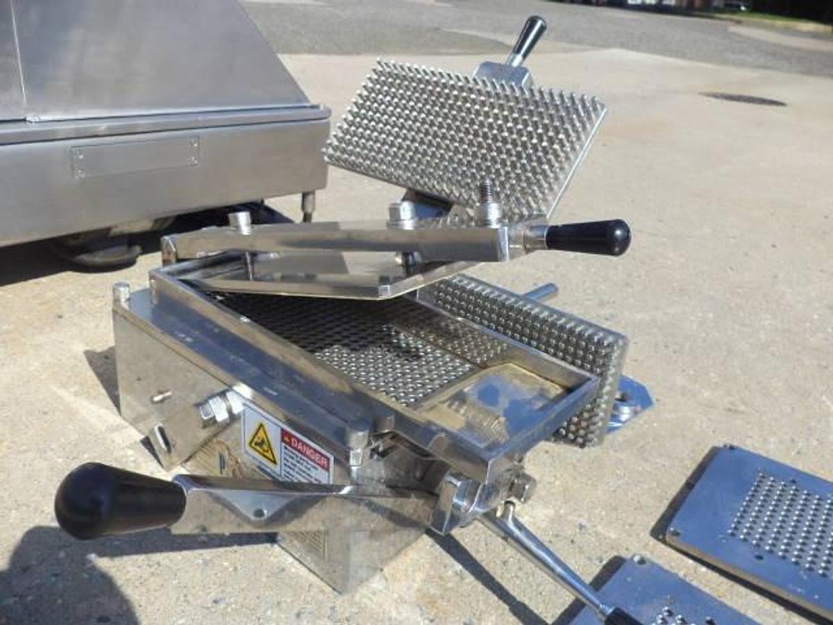 Used PAM AL-90 Benchtop Encapsulator with MF-30 Filler