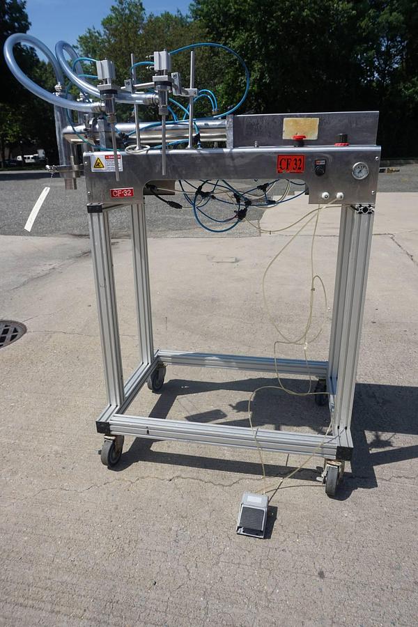 Used Twin Piston Filling Machine, Air Operated