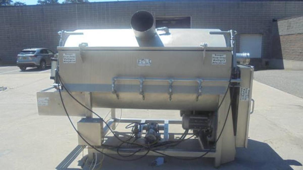 Used FPEC 2,500 Lb. Vacuum Co2 Paddle Blender, Hydraulic Lid
