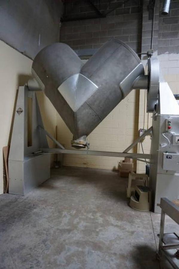 Used 50 Cu. Ft. Patterson Kelley SS Twin Shell V blender, 55 lbs./CF Max Density