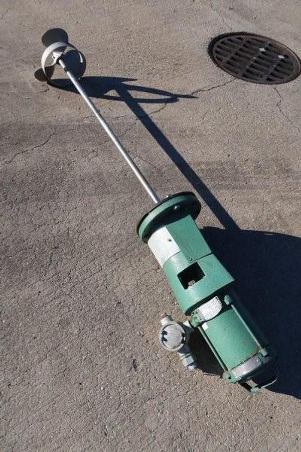 Used Lightnin .30 HP Portable Clamp-On Agitator/Mixer