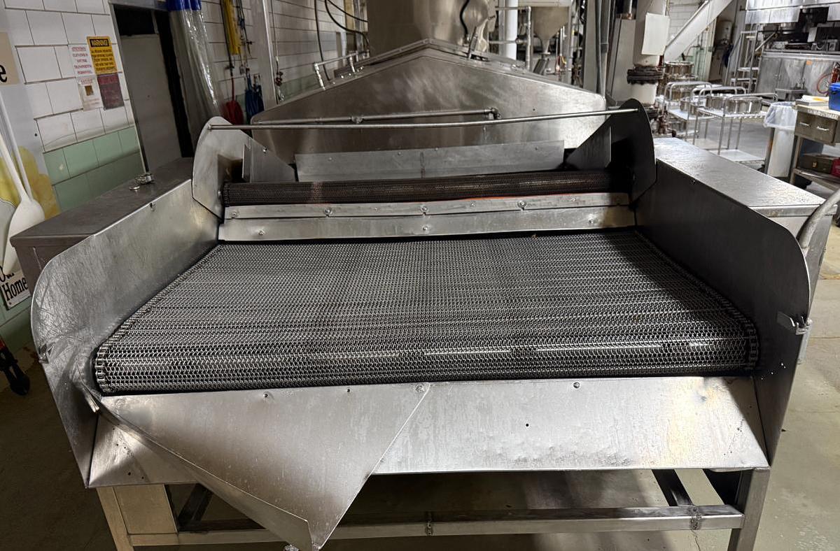 Used Heat & Control Continuous Gas Fryer, Top Hold Down Belt