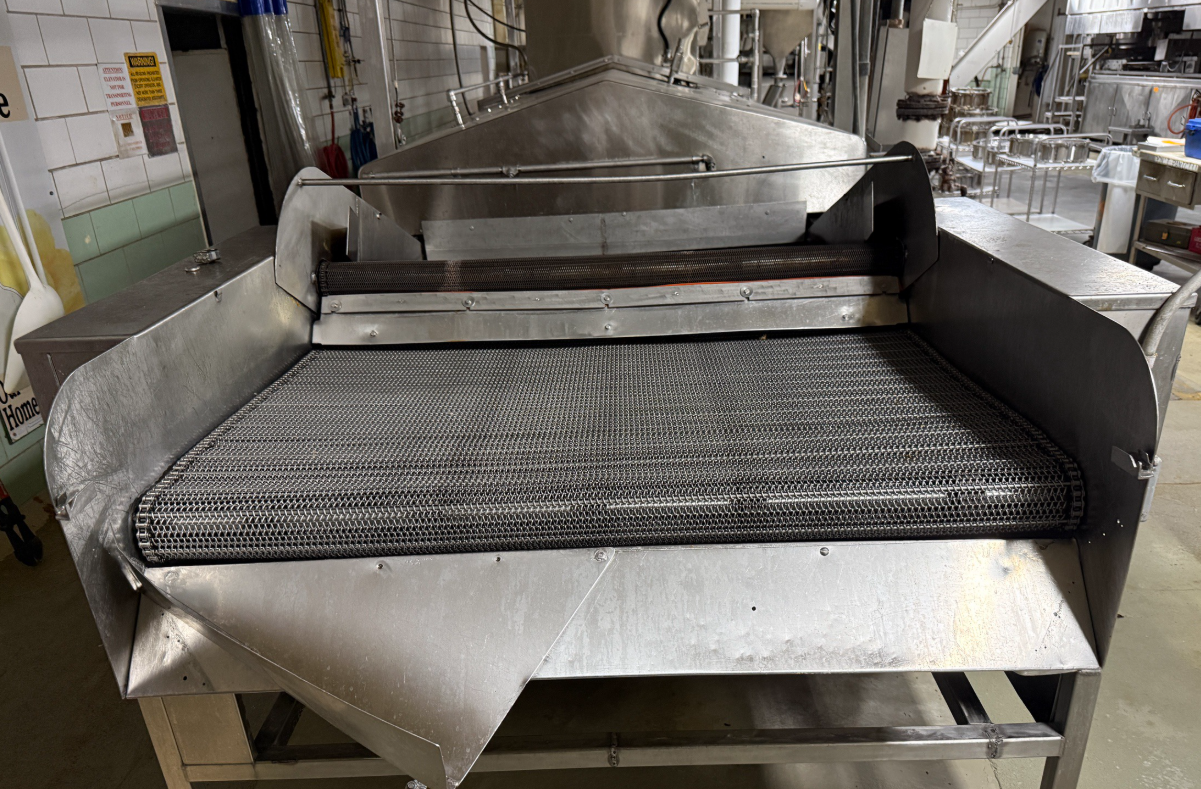 Used Heat & Control Continuous Gas Fryer, Top Hold Down Belt
